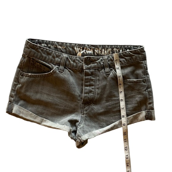 Volcom Grey Denim Distressed Jean Shorts. Waist 25” Size 1 Great Condition! - Picture 6 of 9
